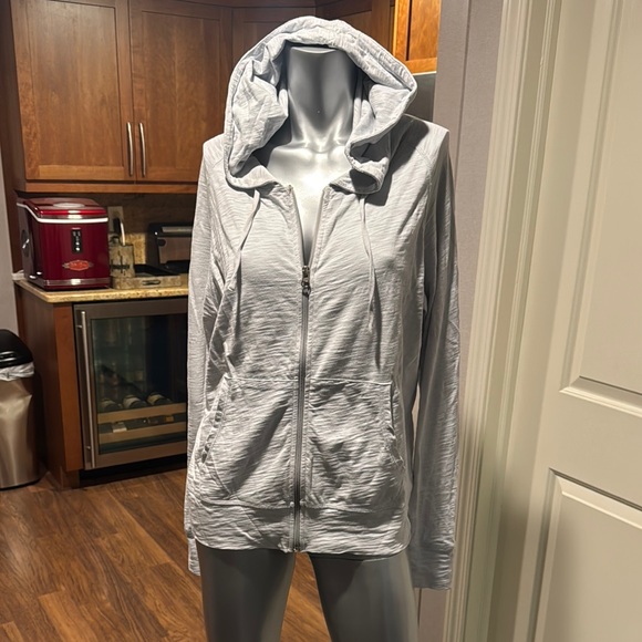 Leallo Cottok zip up top - Picture 2 of 3